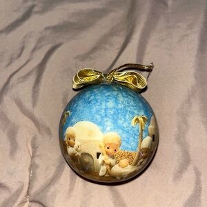 Vintage Precious Moments Nativity Scene Ornament 1989
